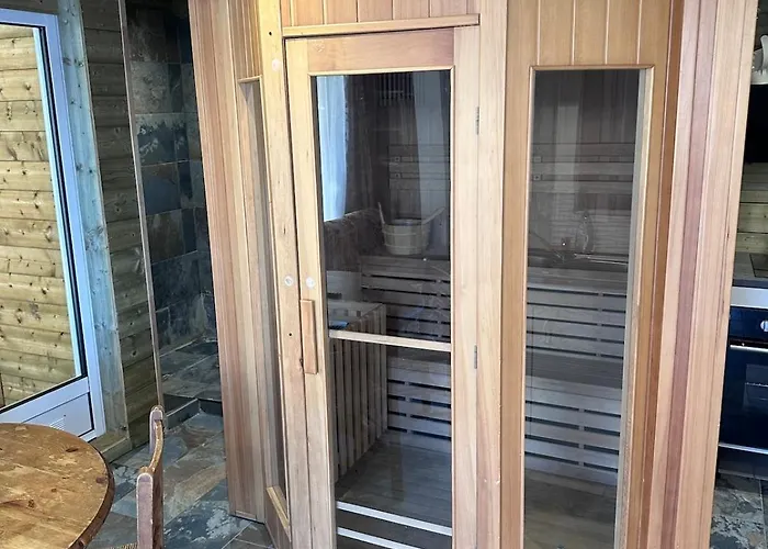 La Chrysbelle Mini Avec Sauna And Jacuzzi Chalé